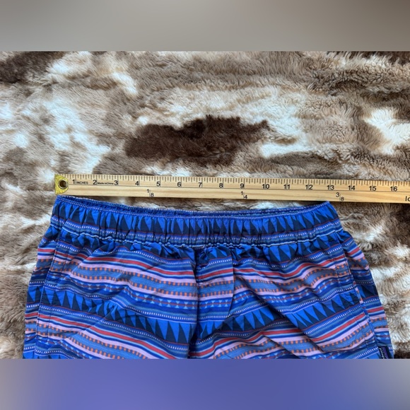 Patagonia Barely Baggies shorts aztec print - Picture 10 of 12